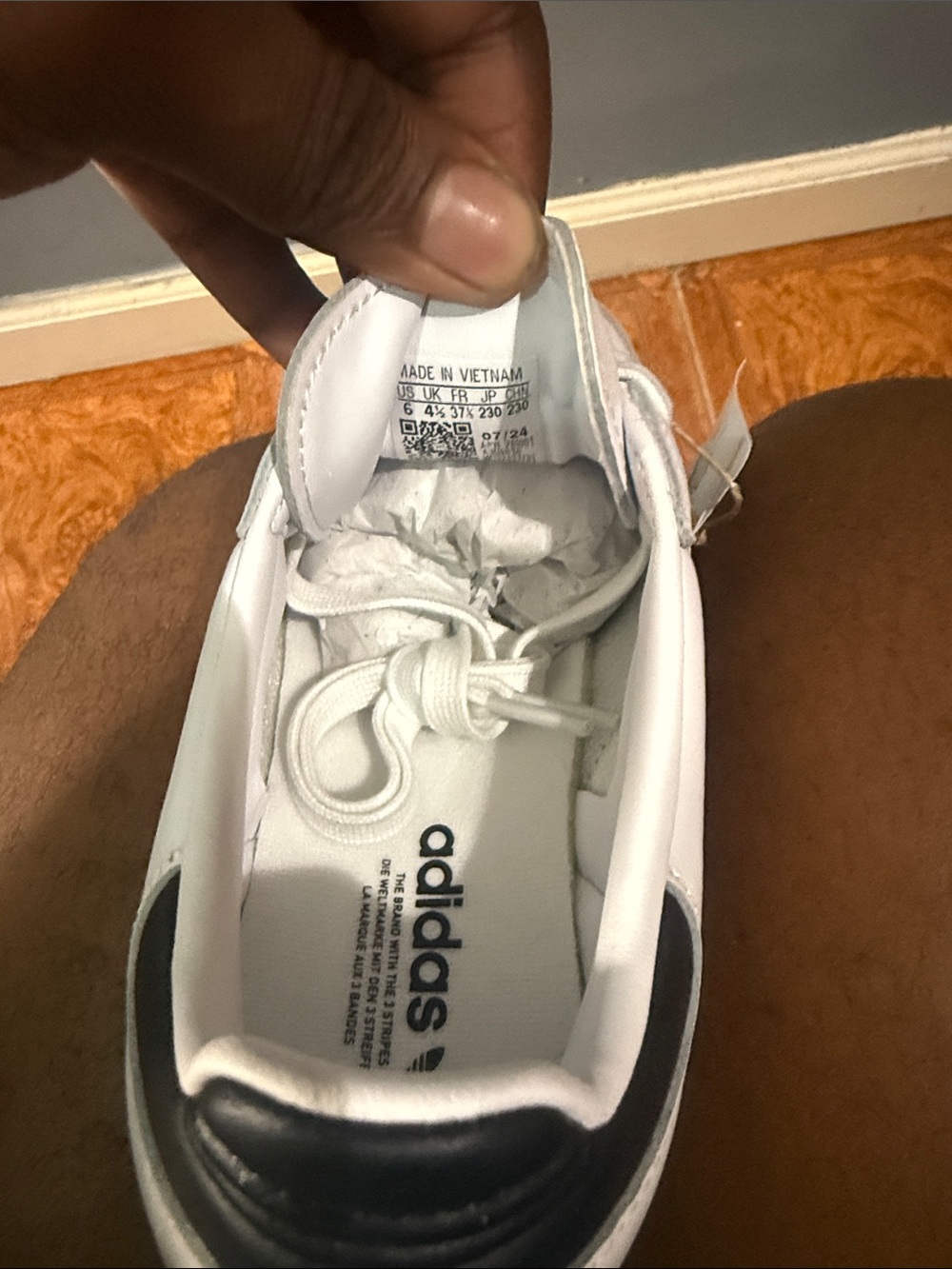White and Black Samba-Style Women’s Sneaker - Picture 5 of 5